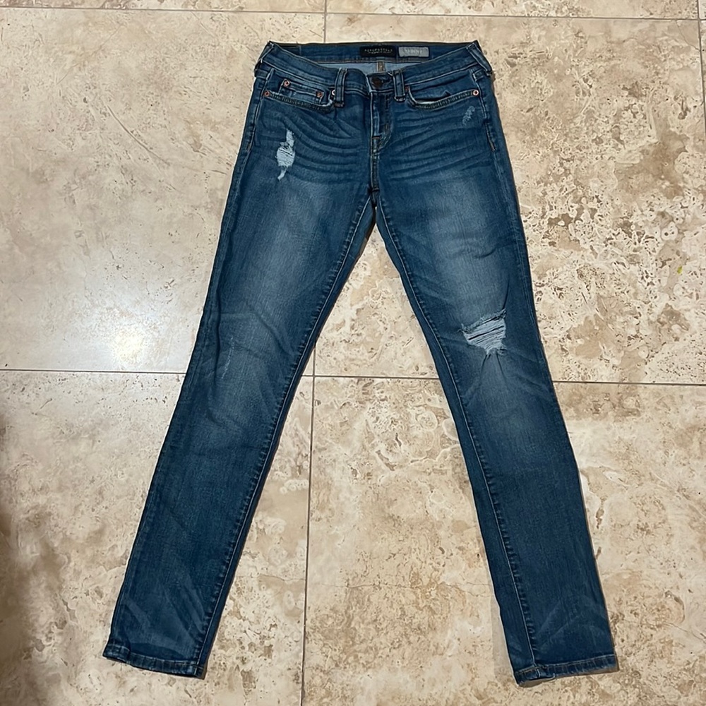 Aeropostale ripped skinny denim jeans